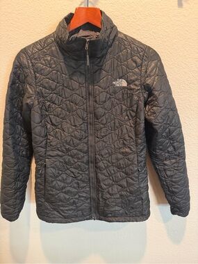 The North Face ThermoBall Eco Full-Zip Puffer
Jacket Black Women’s Medium